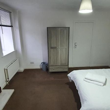 24Hr Self Check In Apartment Central Μπάρνσλεϊ Εξωτερικό φωτογραφία