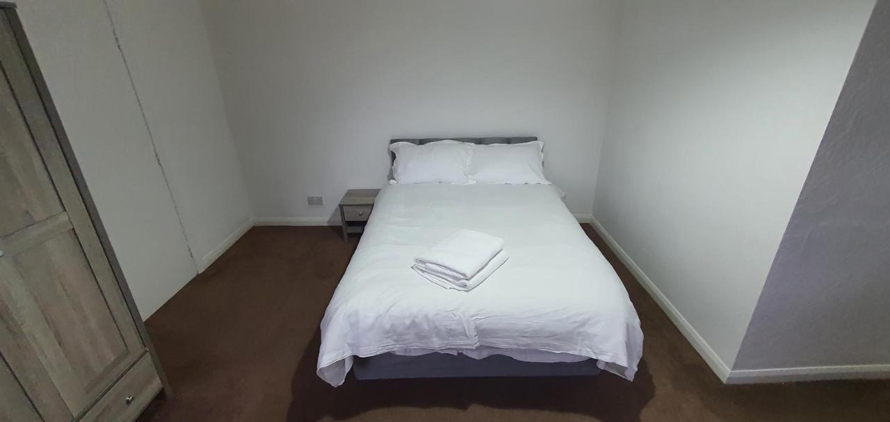 24Hr Self Check In Apartment Central Μπάρνσλεϊ Εξωτερικό φωτογραφία